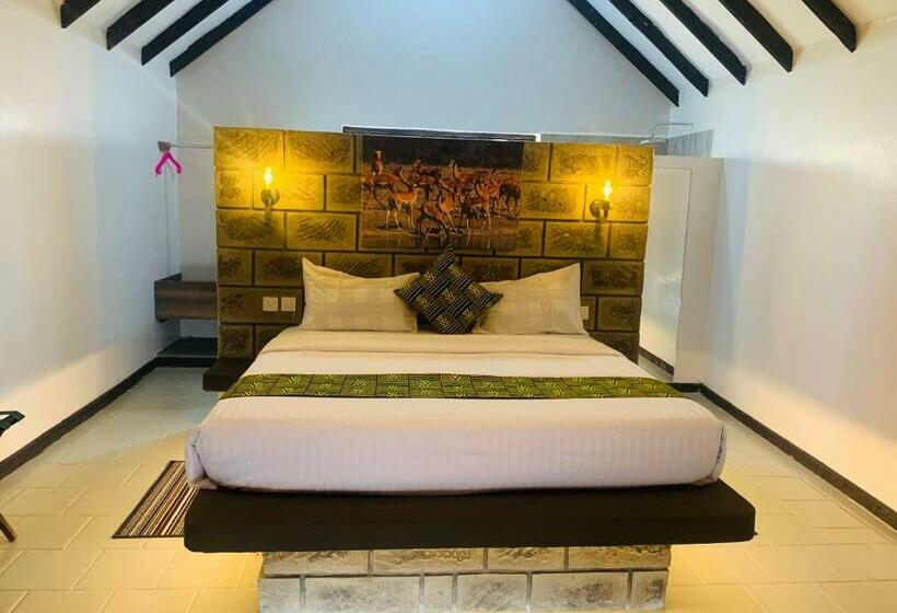 اتاق لوکس با تخت بزرگ, Outback Kenya Lodge
