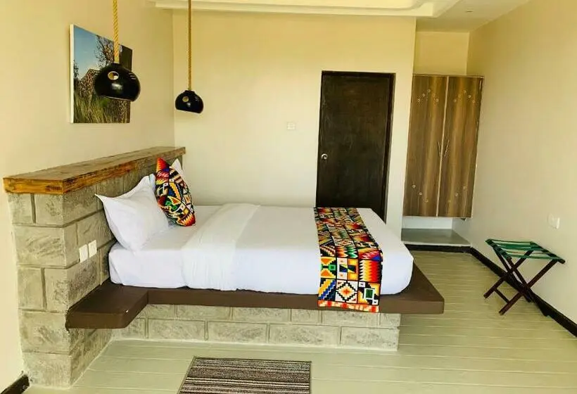 اتاق لوکس, Outback Kenya Lodge