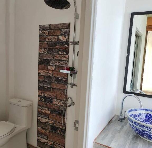 Номер Deluxe с Балконом, Destiny Home Stay