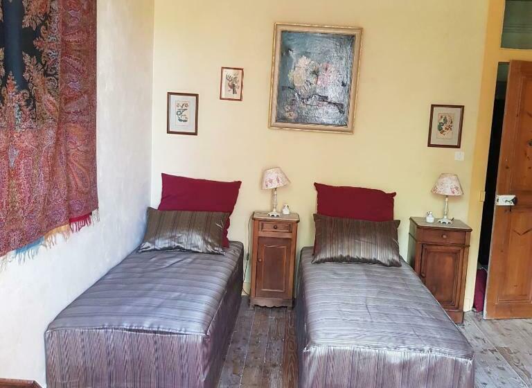 חדר משפחתי, Château Beyrin