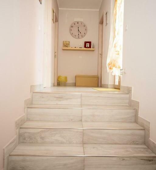 スタンダード4人部屋, Lo Spillo