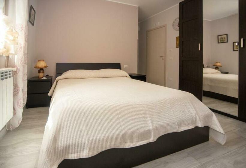 スタンダード4人部屋, Lo Spillo