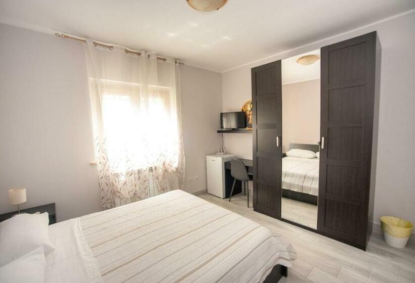 スタンダード4人部屋, Lo Spillo