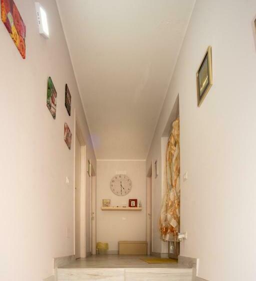 スタンダード4人部屋, Lo Spillo