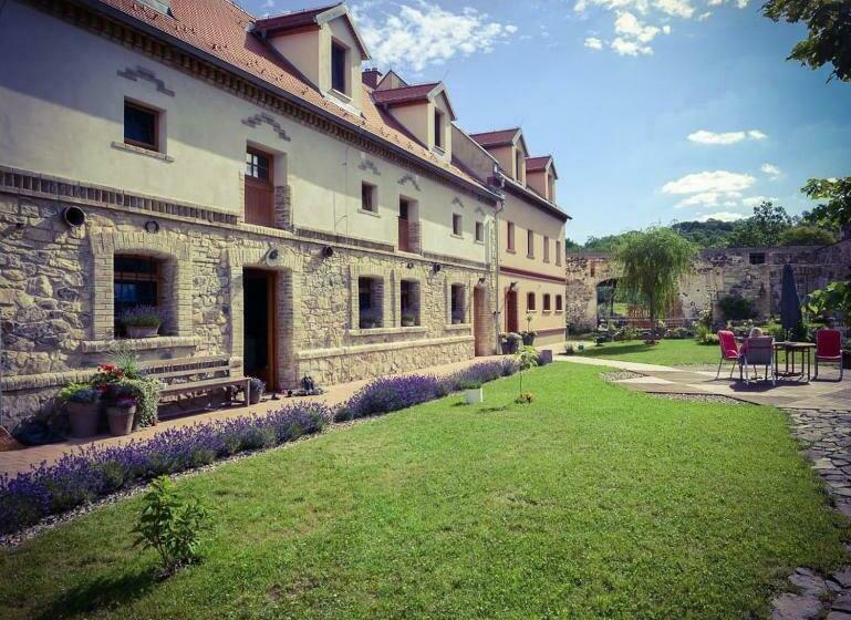 חדר משפחתי דלוקס, Statek Slunečnice