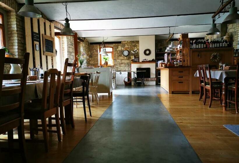 חדר משפחתי דלוקס, Statek Slunečnice