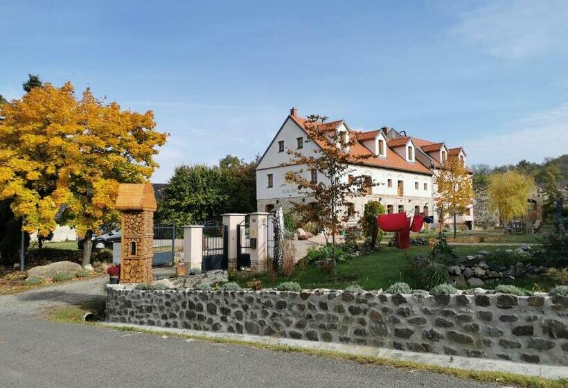 חדר משפחתי דלוקס, Statek Slunečnice