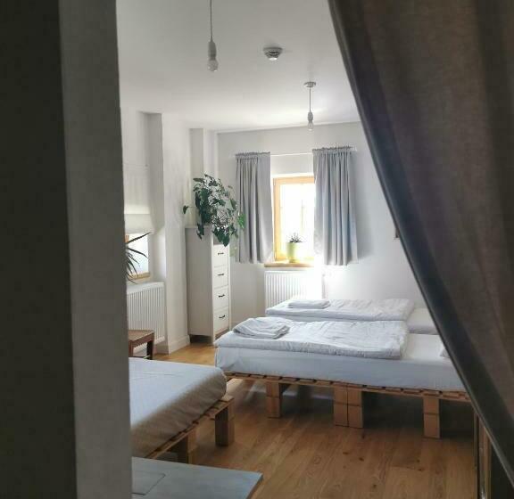 חדר קומפורט לשלושה, Statek Slunečnice