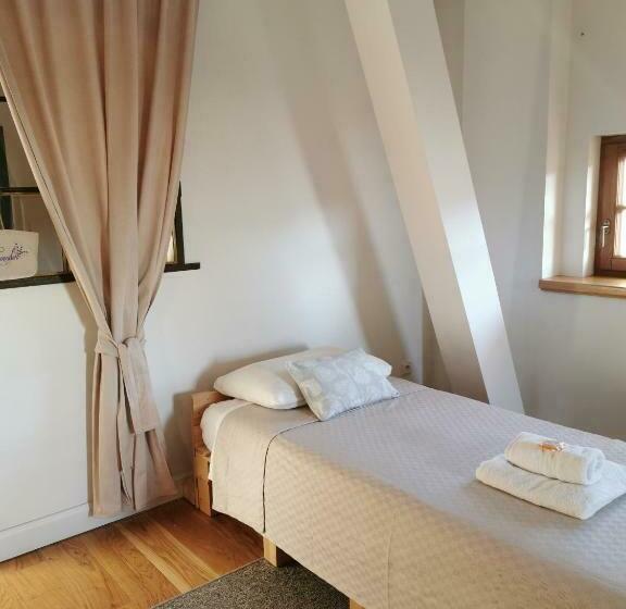 חדר קומפורט לשלושה, Statek Slunečnice