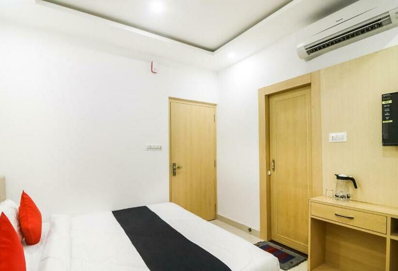 اتاق استاندارد, Capital O 61009 Hotel Raj Mahal Sarnath