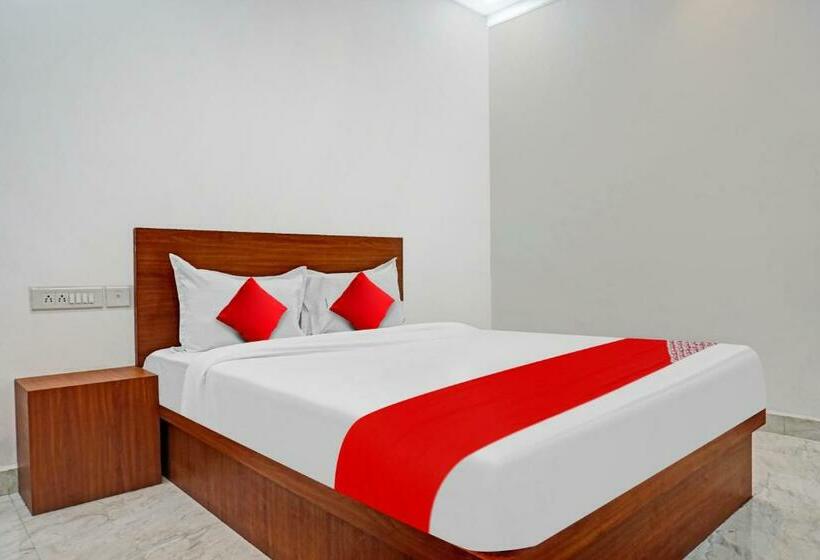 Трехместный Номер Классика, Oyo Flagship 88826 Pruthvi Lodging