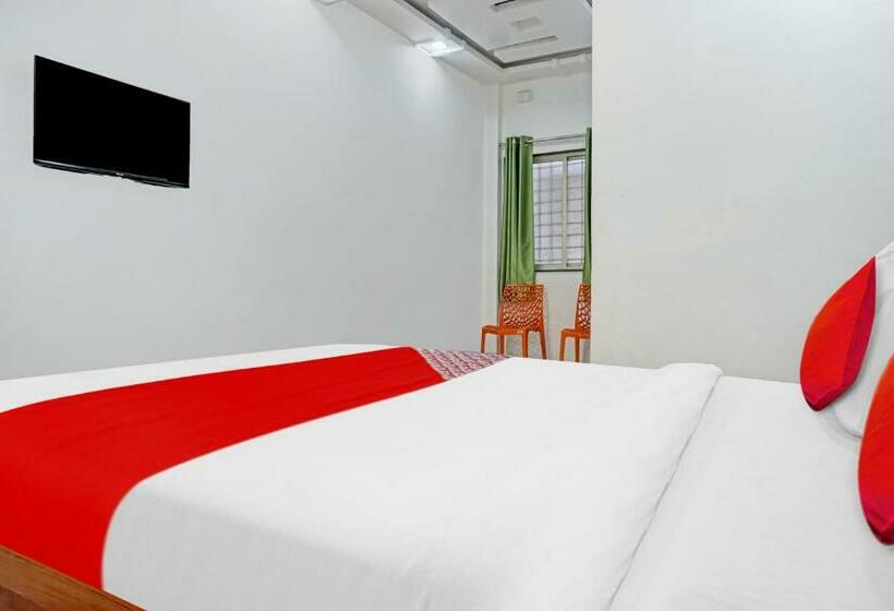 Quarto Triplo Clássico, Oyo Flagship 88826 Pruthvi Lodging