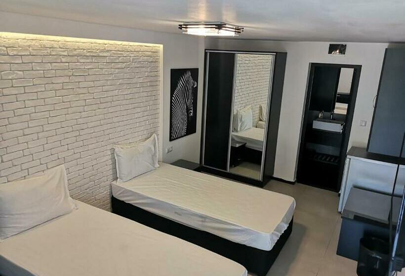 غرفة قياسية مطلّة علي الحديقة, Sport Generation Camp