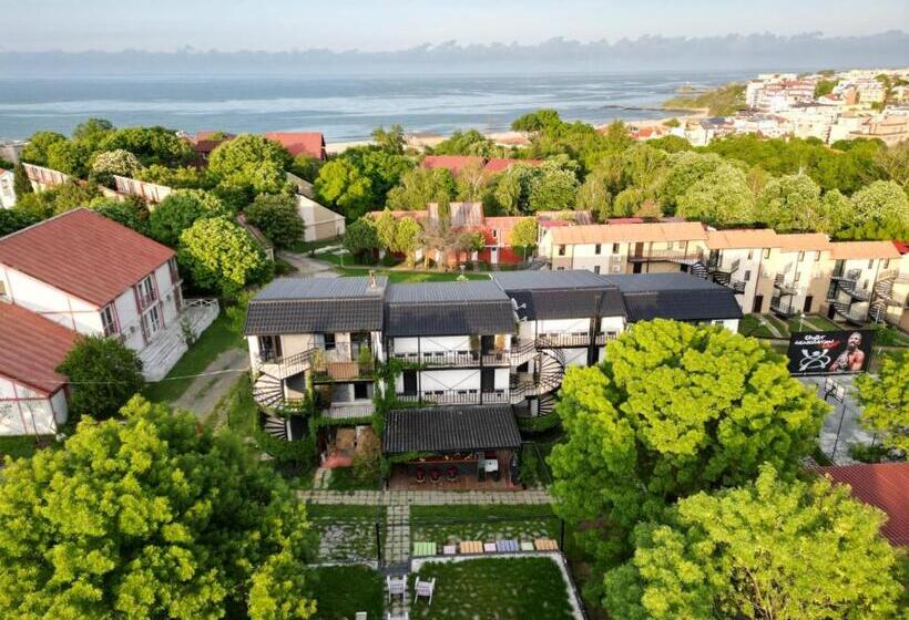 غرفة قياسية مطلّة علي الحديقة, Sport Generation Camp