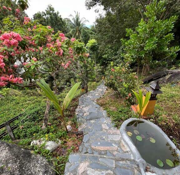 Номер Deluxe Вид на Море, Kawarin Secret Hut Hotel And Resort