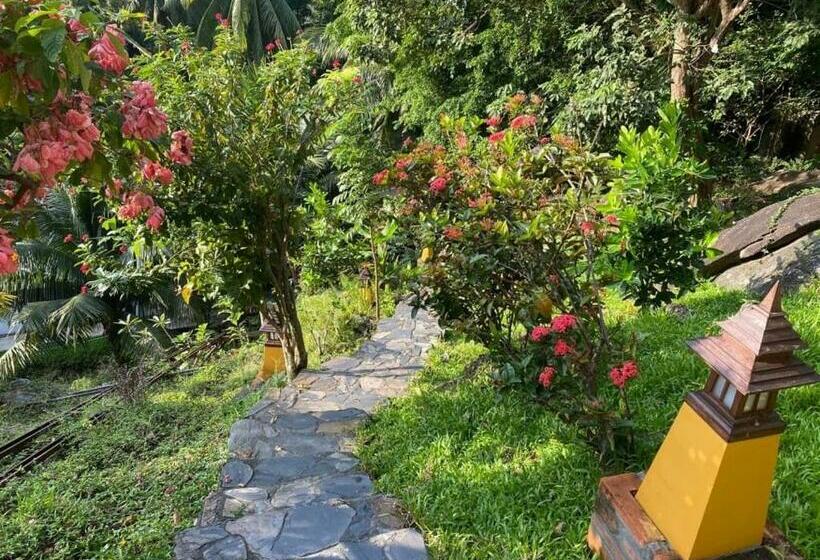 Номер Deluxe Вид на Море, Kawarin Secret Hut Hotel And Resort