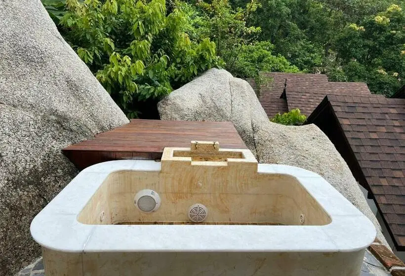 オーシャンビューデラックスルーム, Kawarin Secret Hut Hotel And Resort