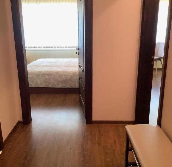 اتاق خانوادگی, Audrės Namai