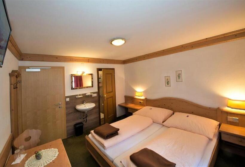 غرفة قياسية مزوَّدة بشُرفة, Pension Hochtor