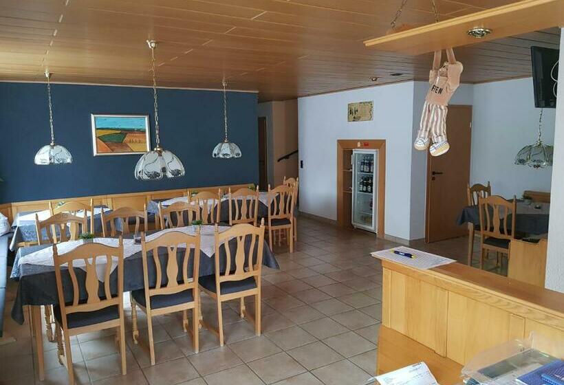 חדר סטנדרט לשלושה, Zur Dorfmühle