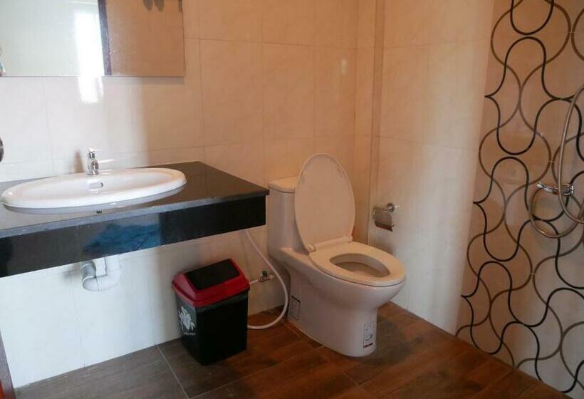 מיטה בחדר משותף, Eq Hostel