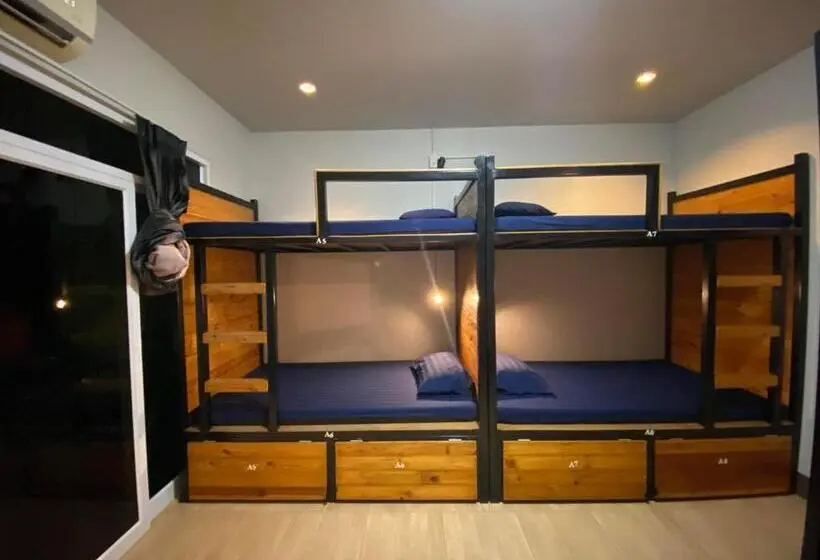 Vuode Makuusalissa, Eq Hostel