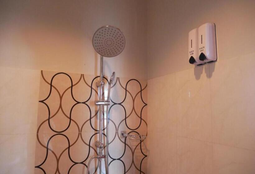 חדר סטנדרט, Eq Hostel