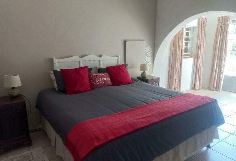 اتاق استاندارد, Orange Elephant Backpackers