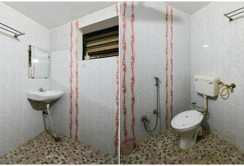 חדר קלאסי לשלושה, Capital O 86965  Chandralok By Clovetree