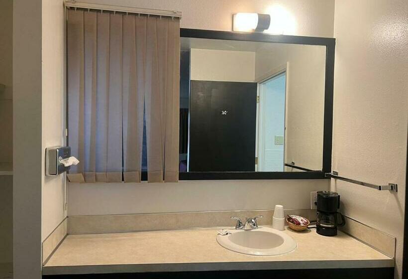 غرفة قياسية سرير كينج, Central Motel