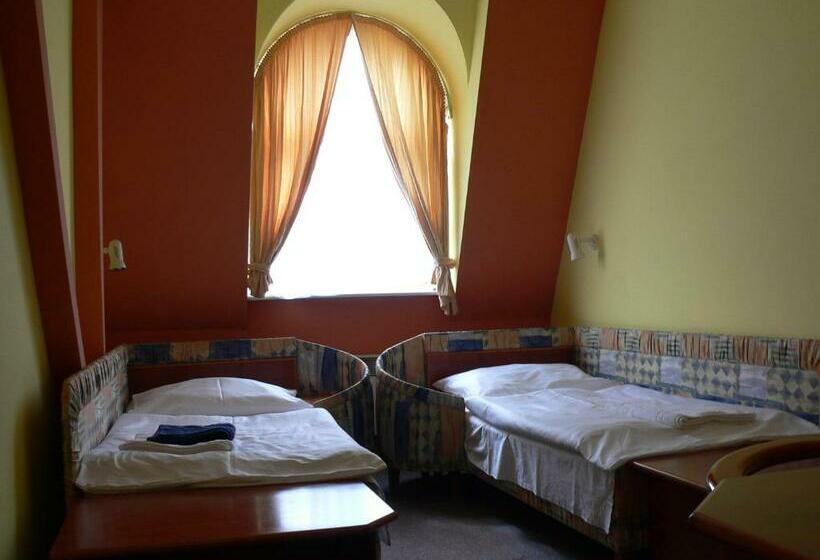 חדר סטנדרט, Armales