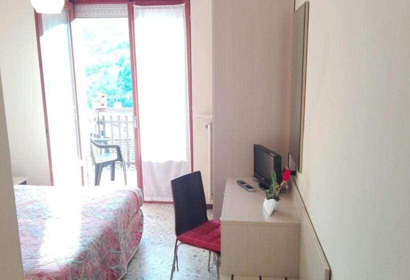 バルコニー付きスタンダードトリプルルーム, Rosalpina