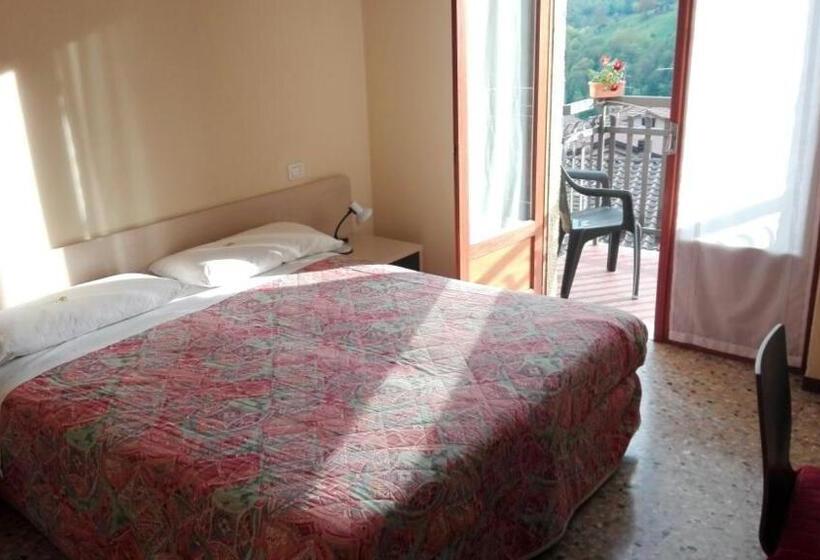 バルコニー付きシングルスタンダードルーム, Rosalpina