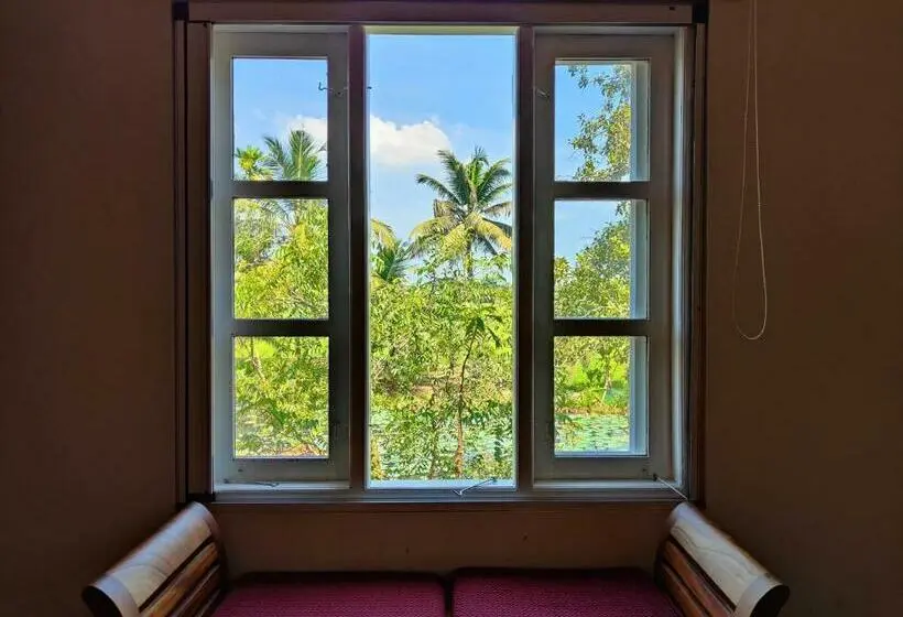 Standard-huone Allasnäkymä, Kurialacherry House Alleppey