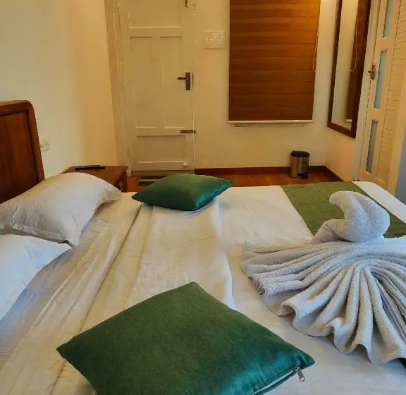 Standard-huone Allasnäkymä, Kurialacherry House Alleppey
