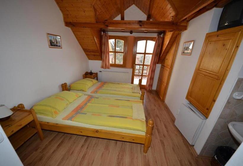 バルコニー付きスタンダードルーム, Castle House