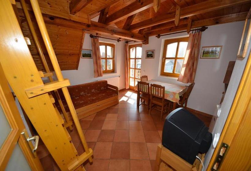 ２ベッドスイートルーム, Castle House