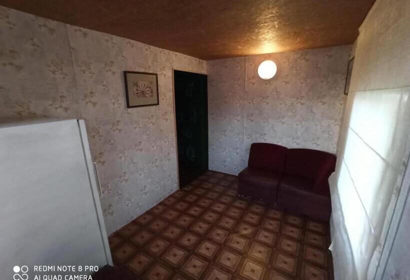 خانه 1 خوابه, Viesu Nams Klāņas