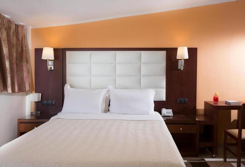 סוויטת ג'וניור, Almira Mare