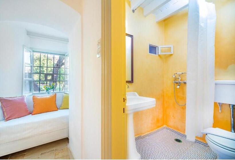 اتاق استاندارد, Archontiko Angelou