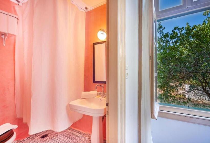 اتاق خانوادگی, Archontiko Angelou