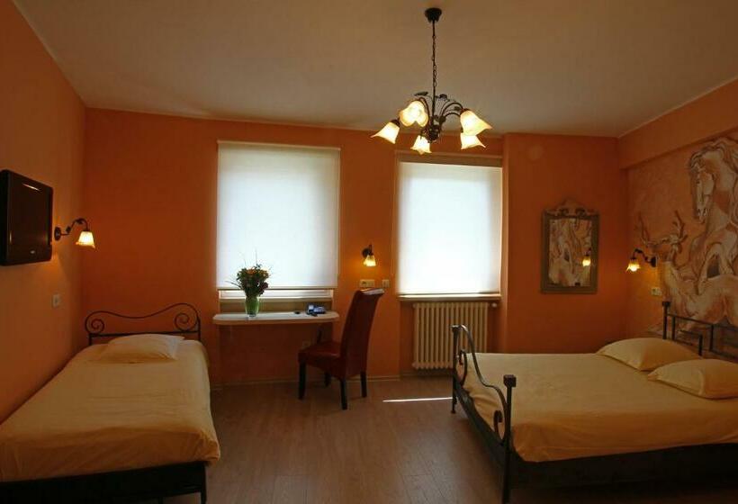 컴포트 룸, Champ Alsace