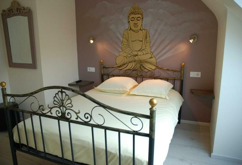 컴포트 룸, Champ Alsace