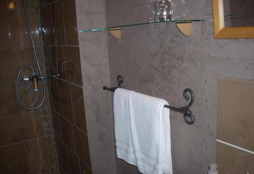 اتاق استاندارد یک نفره, Du Château