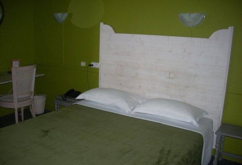 اتاق سوپریور, Du Château