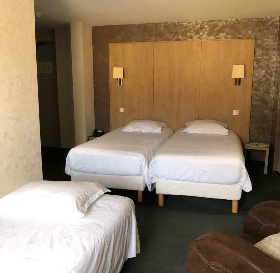 غرفة كلاسيكية ثلاثية, Logis L Hôtel D Arc