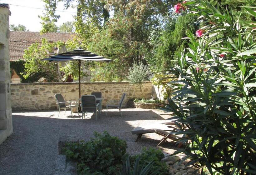 غرفة قياسية ثلاثية, Le Mas Vieux