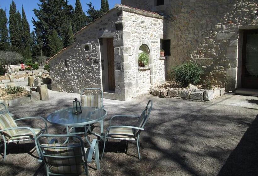 غرفة قياسية ثلاثية, Le Mas Vieux