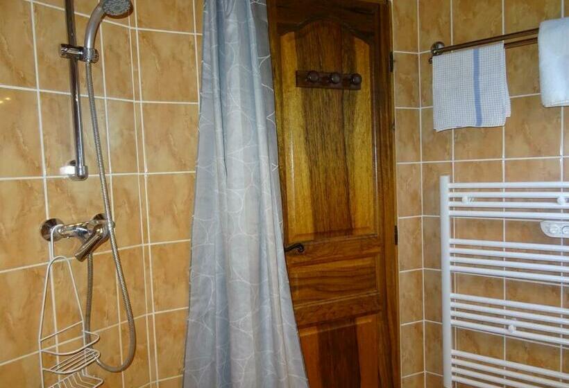 חדר סטנדרט לשלושה, Les Chambres D Hotes Au Bois Fleuri