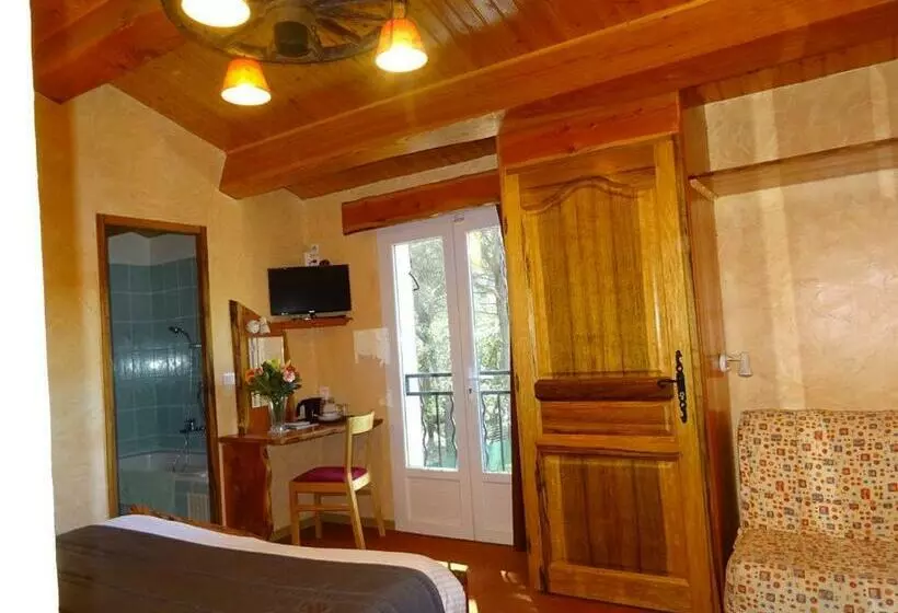 コンフォートトリプルルーム, Les Chambres D Hotes Au Bois Fleuri